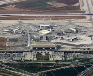 Aéreas restringem voos a Israel após ataque do Hamas