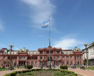 Após ameaça de bomba, Casa Rosada é isolada neste domingo