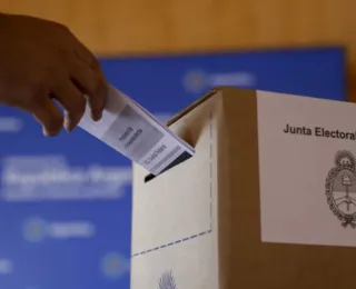 Argentinos começam a votar no segundo turno das eleições