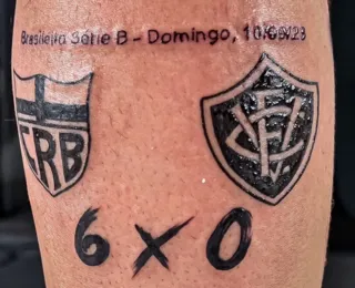 Assessor do CRB faz tatuagem da goleada contra o Vitória