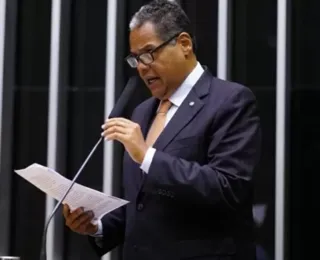 Bancada negra é criada na Câmara e emociona deputados