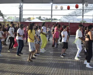 Bon Odori reúne diferentes tipos de danças japonesas; vídeo