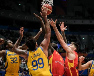 Brasil perde para Espanha e se complica no Mundial de basquete