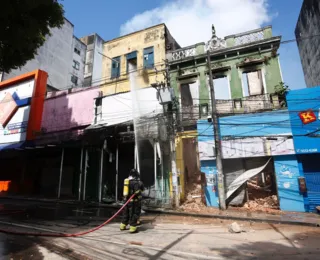 Casarão e loja são atingidos por incêndio na Avenida Sete de Setembro