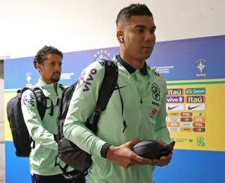 Casemiro demonstra chateação com derrota: "Precisamos melhorar"