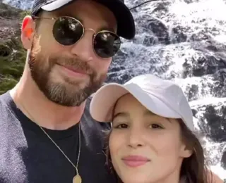 Chris Evans se casa com atriz luso-brasileira; conheça