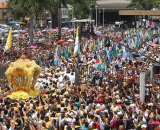 Círio de Nazaré leva multidão às ruas de Belém neste domingo
