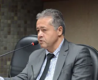 Deputado acusa prefeito de cometer crime eleitoral ao entregar obra