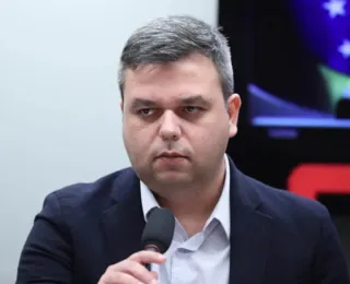 Deputado chama sócio da 123 Milhas de 'estelionatário'; assista