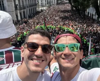 Desfile dos campeões! Jogadores e torcida do Flu fazem festa pelo Rio