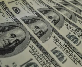 Dólar aproxima-se de R$ 5,17 e fecha no maior valor desde março