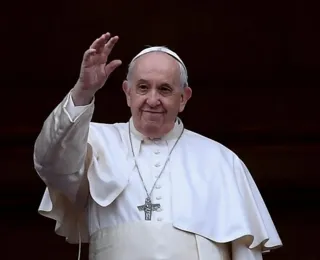 Em bênção, Papa Francisco pede cessar-fogo e a libertação dos reféns