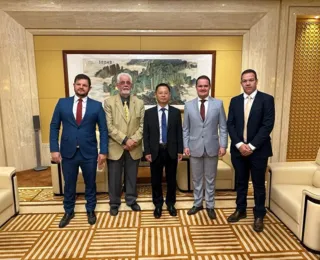 Em busca de novos negócios, prefeito de Amargosa visita a China