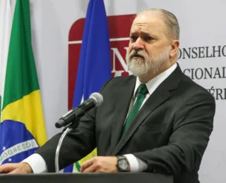 Em despedida, Aras defende que PGR 'mantém equilíbrio democrático'