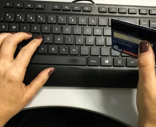 Endividamento cai pelo 2º mês seguido, mas inadimplência preocupa