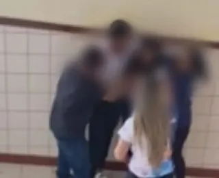 Estudante fica ferido após tentar separar briga dentro de escola na BA