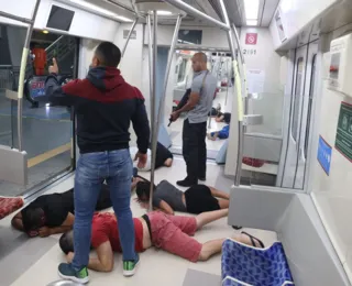 Explosivos e sequestros são simulados no metrô de Salvador