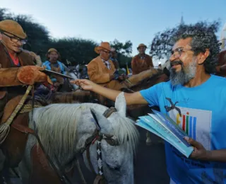 Festa de Uauá é encerrada com distribuição de livros e cortejo