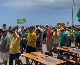 Fora Lula: manifestantes se reúnem no Farol da Barra contra governo