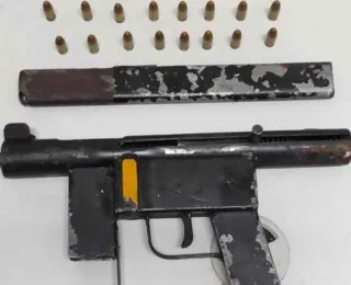 Homem é preso e comparsas autuados com submetralhadora em Jequié