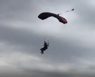 Homem morre após ser atingido por paraquedista; Vídeo mostra acidente