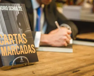 Livro "Cartas Marcadas" prende leitor com trama policial