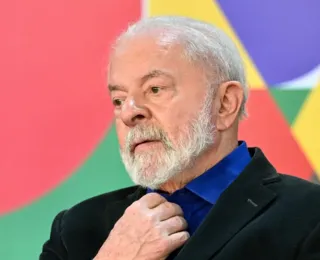 Lula pode receber alta ainda neste domingo, afirma boletim