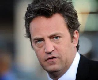 Matthew Perry é enterrado em cemitério próximo ao estúdio de 'Friends'