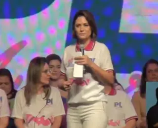 Michelle ironiza caso das joias e fala em lançamento de linha própria