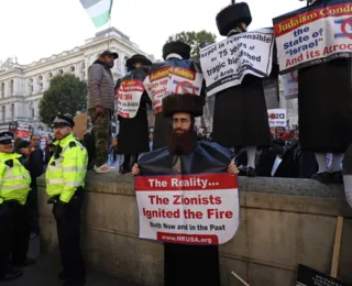 Milhares de pessoas vão às ruas em Londres a favor do povo palestino