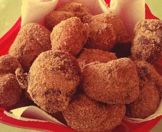 Mulher e crianças são envenenadas com bolinho de chuva “batizado”