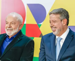Negociando com o centrão, Lula anuncia criação de novo ministério