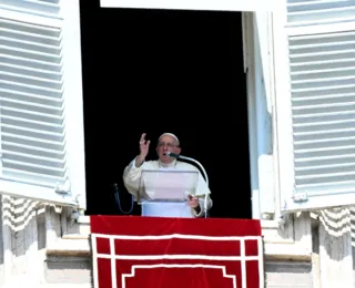 'O mundo está desmoronando', diz papa em texto sobre mudança climática