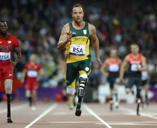 Oscar Pistorius ganha liberdade 10 anos após assassinato de namorada