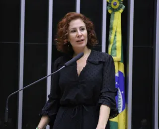 PF intima Carla Zambelli para depor após declarações de hacker