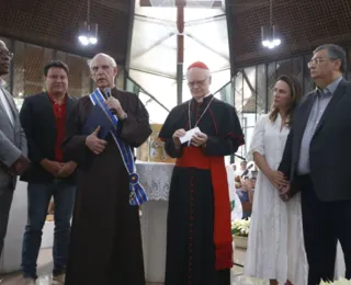 Padre Júlio Lancellotti recebe medalha da Ordem do Mérito