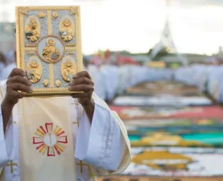 Padre descobre que vai ser pai e pede dispensa da Igreja Católica