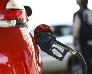 Preço da gasolina nos postos cai e atinge menor nível desde agosto