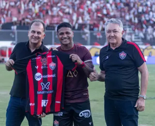 Rodrigo Andrade celebra marca no Vitória: "Feliz com o momento"