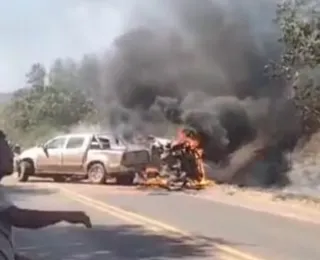 Seis pessoas ficam feridas em batida envolvendo três carros