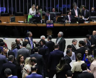 Sem justificativa, deputados faltaram 958 vezes este ano