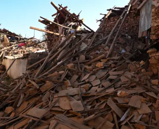 Sobe para 130 o número de mortos por terremoto no Nepal