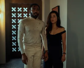 Sr. & Sra. Smith vai virar série com Donald Glover e Maya Erskine