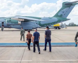 Terceiro avião trazendo brasileiros de Israel chega ao Brasil