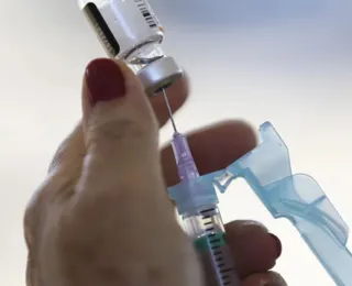 Vacinação contra covid-19 é retomada nesta segunda