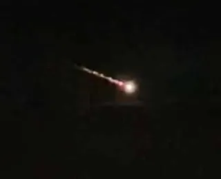 Vídeo: "Meteoro" é visto cruzando o céu no Sul do Brasil