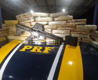 Vídeo: fuzil e 40 kg de cocaína são localizados em teto de veículo