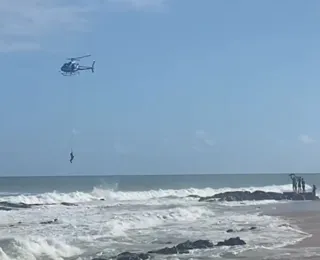 Video: homem fica à deriva em Itapuã e é esgatado pelo Graer