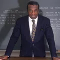 Baiano Milton Santos será homenageado com estátua em SP imagem