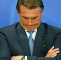 Jair Bolsonaro é alvo PF e tem 24h para entregar passaporte imagem